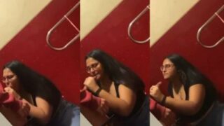 Gendut Montok Ngeblowjob Di Luar Bioskop, Bikin Suasana Makin Panas.