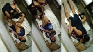 Pria India Ngewe Wanita Di Ruang Press, Crot Di Mana-mana.