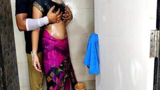 Video Mesum Bhabhi, Si Adik Ipar Ngewe Kakak Ipar Di Kamar Mandi