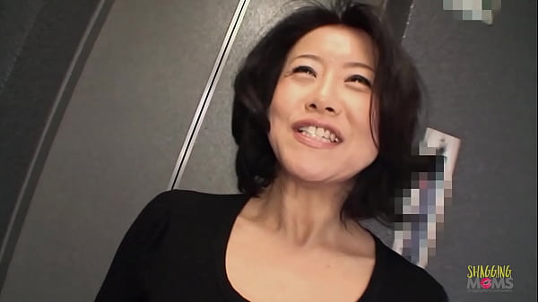 Ibu Asia Dewasa Siap Gunain Semua Mainan Sex Di Memek Basahnya.