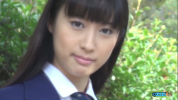 Gadis Asia Manis Ini Biarin Dia Jilat Memeknya Di Ruang Ganti Sebelum Ngewein Dia