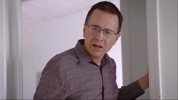Ngentot Ibu Tiri Seksi Di Hari Ulang Tahunnya