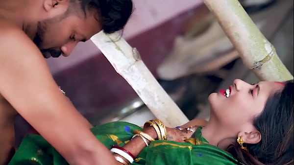 Bhabhi Desi Gaon Mein Devar Ke Saath Khule Me Chudai, Gandi Hindi Audio Mein