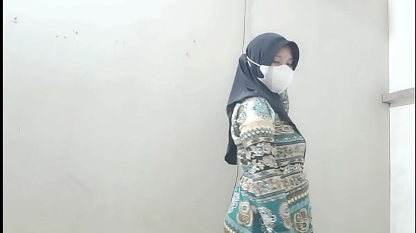 Ngentot Istri Tetangga Pas Suaminya Cabut Ke Kantor, Makin Greget Makin Basah.