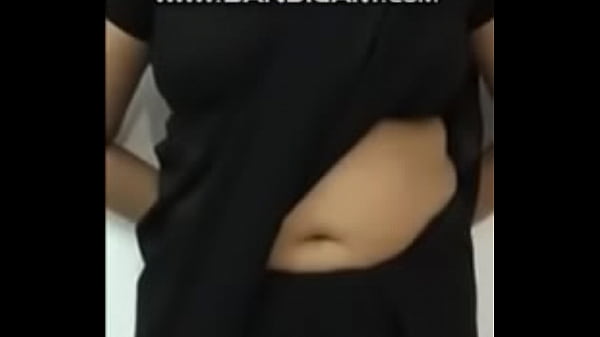 Desi Istri Berlubang Pusar Dalem Bikin Makin Greget