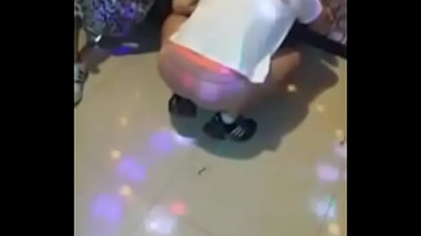Ngemong Di Karaoke, Celana Dalem Disingkapin – Bokep Lokal – Situs Coli