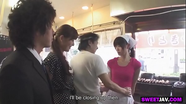 Restoran Jepang Yang Bikin Loe Ngiler, Pelayan Seksi Dengan Kimono Transparan, Siap Disantap Di Atas Tatami.