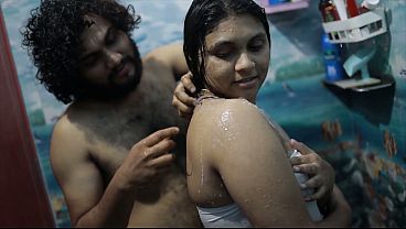 Cewek India Mandi Bareng, Adik Tiri Panas, Romansa Basah Bikin Ngefly