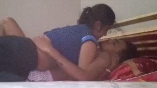 Desi Cowok Ngejilat Tetek Bhabhi Tetangga Sampe Basah