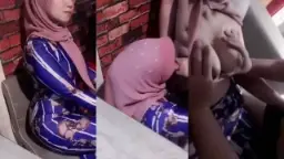 Jilbab Viral, Mulut Mulus Nikmati Bos Di Kantor