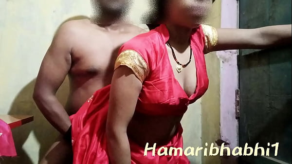 Desi Istri Desa Digebuk Pakai Saree Merah Panas, Ngentot Sampai Basah Kuyup