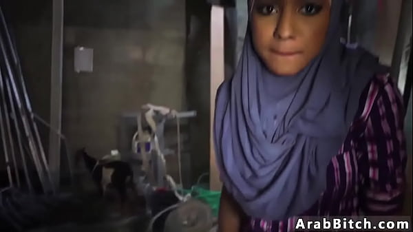 Tight Arab Xxx Titik Jatuh Pantat, 23km Di Luar Pangkalan
