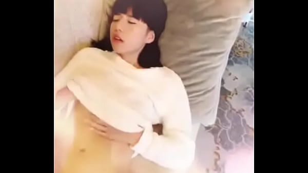 Cewek China Imut Banget Pamer Tubuh Telanjangnya Yang Bikin Greget.