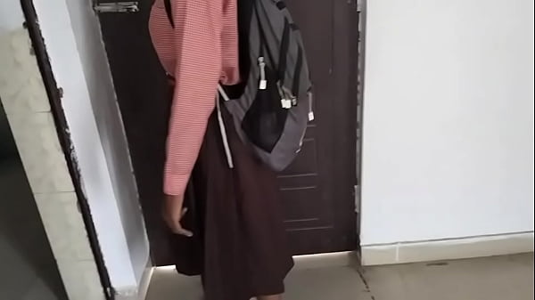 Video Panas Cewek Sekolah Desa, Pasrah Di Kamar Mandi.