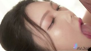 Cewek China Seksi Ban Ban Digenjot Keras Sampai Meringis.