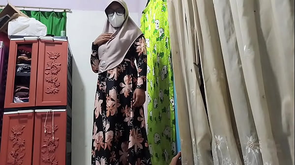 Bu Guru Ngeliat Murid Lagi Colmek, Langsung Diajak Crot Bareng