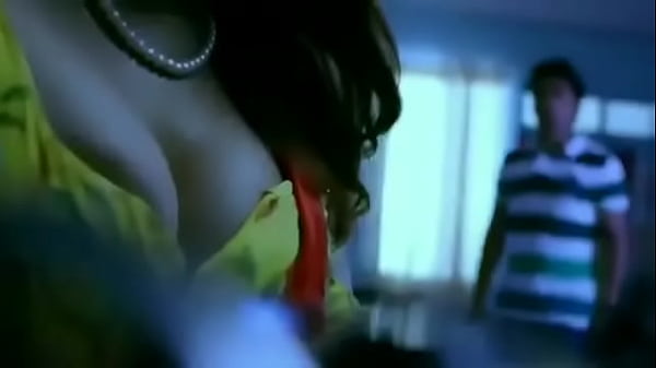 Desi Bhabhi, Nafsu Panas Di Ranjang Basah.