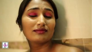 Cewek India Mandi, Mms Bocor, Romantika Panas Di Kamar Mandi