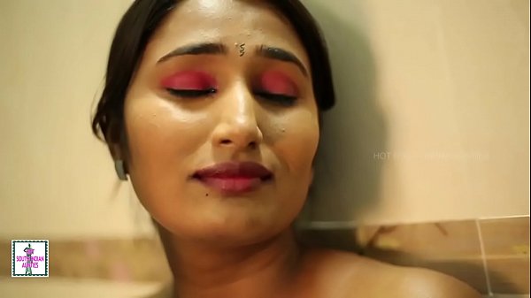 Cewek India Mandi, Mms Bocor, Romantika Panas Di Kamar Mandi