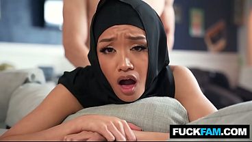 Hijabi Dikencingin Budaya Amerika, Jade Kimiko Ngegas Sama Parker Ambrose