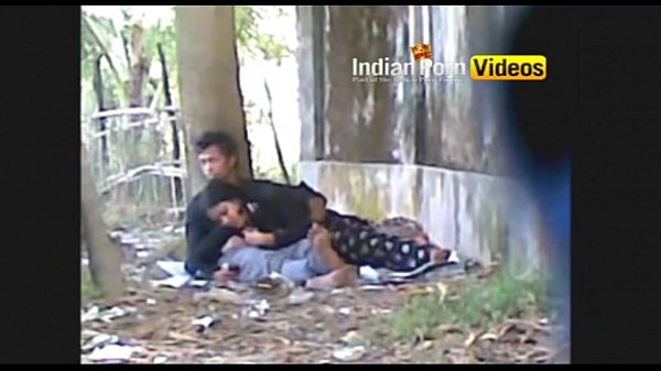 Ngentot Di Luar Bareng Desi Sama Pacar – Video Bokep India