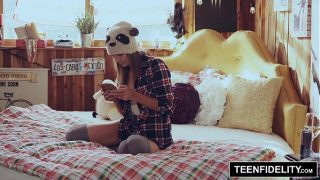 Anak Tiri Shyla Ryder Kaget Dapat Air Mani Bapak Tiri Di Dalam Memeknya