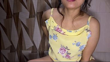 Tiap Hari Cewek India Montok Ini Bersihin Memek Basah Sambil Pipis, Bikin Makin Liar.