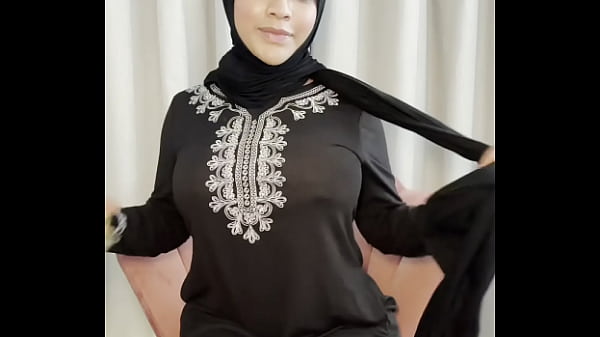 Yasmina Khan Ngebut Mainin Dildo Di Bulan Puasa, Gregetan Sange.