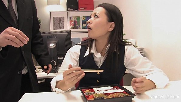 Cewek Kantor Jepang Ngebulat