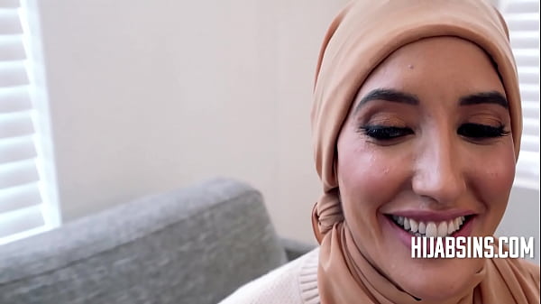 Ngehancurin Tembok Budaya, Satu Goyangan Bikin Makin Panas.