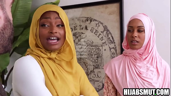 Bokep Stepdad Ngewein Anak Tiri Hijab, Sementara Stepmom Megangin Dan Nonton.
