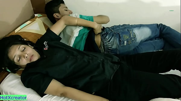 Sharing Ranjang Sama Abang Tiri! Ngentot Panas Banget Pake Suara Hindi Bikin Makin Liar.