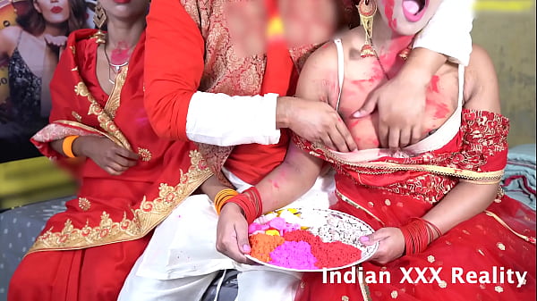 Nih Bocah India Lagi Main Holi, Malah Kelar Dijancok Di Depan Umum, Suara Ceweknya Njerit-njerit Kenceng Banget.