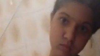 Mandi Sambil Crot, Video Mms Cewek India Sange Berat