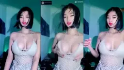Ngemong Bra Tipis Sambil Live, Barbar Banget