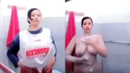 Putri Fatikah Lagi Mandi, Basah Kuyup, Silet Di Antara Paha