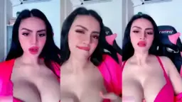 Selebgram Alondra Pamer Toket Gede Bikin Ngiler