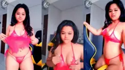 Tante Nadine Tobrut Goyang Live, Bikin Greget Sambil Ngocok.