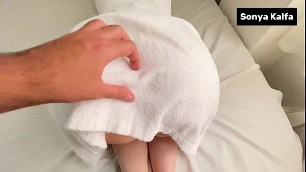 Ibu Tiri Seksi Digebah Abis Berenang