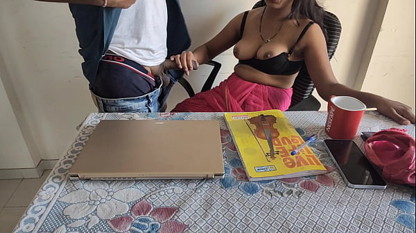 Bhabhi India Desi Lagi Kerja Di Kantor, Langsung Aku Gentayangin Habis-habisan.
