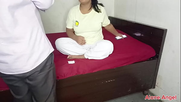Abang Polos Kena Kolong, Kakak Tiri Pijit Kontol Pake Minyak Habis Ngentot