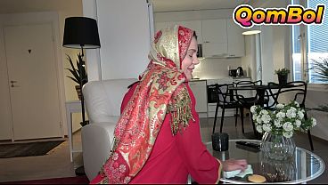 Ngemong Kakak Tiri Hijabku Abis Bersihin Rumah, Langsung Digas Di Depan Pintu.