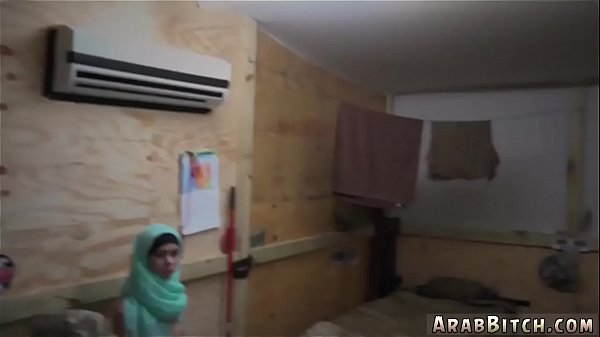 Gadis Arab Mungil Digenjot Sama Kakak Tiri Teman Mainnya Yang Ganteng