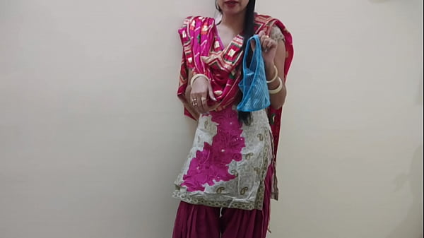 Desi Kakak Tiri Dan Adik Tiri Main Seru, Didi Ngelus Kontol Kecil Lalu Dijilat Memeknya Pakai Suara Hindi.
