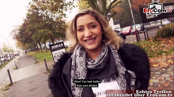 Ngentot Liar Jalanan, Cewek Jerman Turki Sangean Sampai Becek Di Tempat Umum!